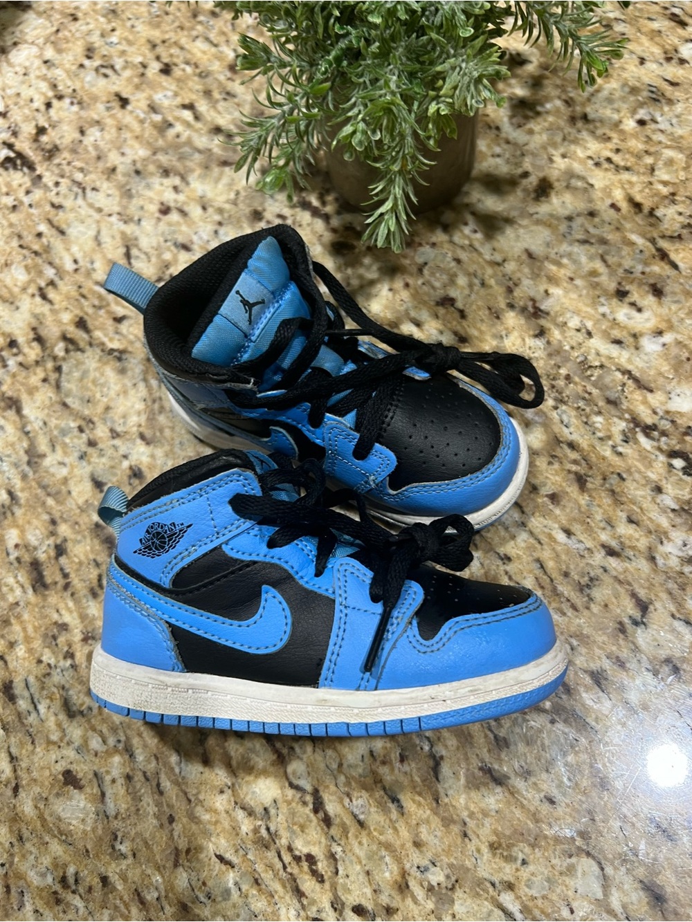 Nike Jordan Toddler Blue and Black High-Top Sneakers 7C